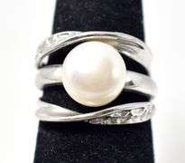 White Pearl Band Ring in Sterling Silver 5grams Size 5.5