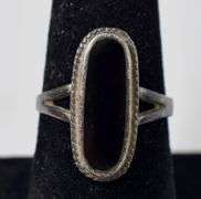 Black Onyx Gemstone Ring in Sterling Silver 4.2grams Size 7 1/4