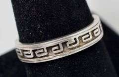 Geometric Pattern Ring in Sterling Silver 4grams Size 8 3/4
