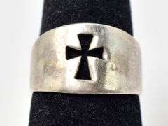 Cut Out Cross Ring in Sterling Silver 4.2grams Size 6.5