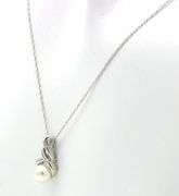 10kt White gold 6-6.5mm pearl pendant on chain