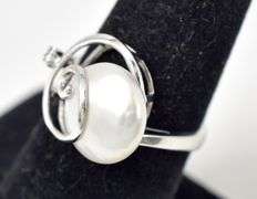 Unique 14K White Gold Pearl and Diamond Ring