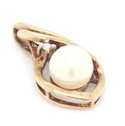 10kt Yellow gold pearl pendant