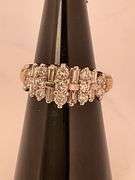 LADIES 14K GOLD AND DIAMOND RING