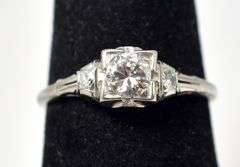 Dazzling Vintage Diamond Ring in 18K White Gold