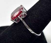 Bright Pink Stone Ring in Sterling Silver 3.5grams Size 8 3/4