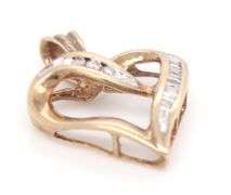 10kt White gold heart shaped diamond pendant
