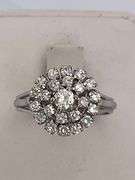 CERTIFIED 18K WHITE GOLD DIAMOND RING