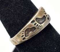 Foot Print Ring in Sterling Silver 4grams Size 7.5