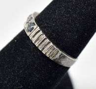 Three Stone Band Ring in Sterling Silver 2.9grams Size 6 3/4