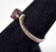 Heart Shaped Small Stone Ring in Sterling Silver 2.1grams Size 6