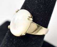 Priceless 14K Yellow Gold Mother of Pearl Ring