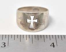 Cut Out Cross Ring in Sterling Silver 4.2grams Size 6.5
