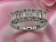 Sparkling 14 Kt White Gold Plate 5.07 Ct VVs1 E-F Simulated Diamond Ring