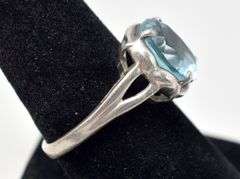Oval Cut Light Blue Gemstone Ring in Sterling Silver 5.4grams Size 8.5