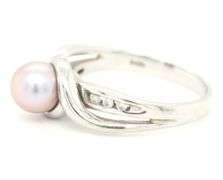 Tasteful 14K WG Silver Pearl Ring