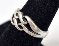 Wave Band Ring in Sterling Silver 4.6grams Size 6 3/4
