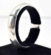Hinged Bangle Bracelet in Sterling Silver. 21.2 grams.