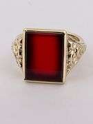 MEN'S 14K YELLOW GOLD RED ONYX RING