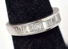 Stone Set Band Ring in Sterling Silver 3.2grams Size 4 3/4