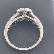 CERTIFIED BRAND NEW LADIES DIAMOND RING