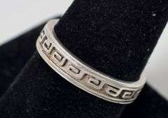 Geometric Pattern Ring in Sterling Silver 4grams Size 8 3/4