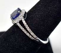 Beautiful Blue Oval cut Stone Ring in Sterling Silver 3.1grams Size 8 1/4