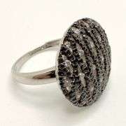 Hand made Italian 18K white gold  1.00 cttw black/white diamond pave disc ring