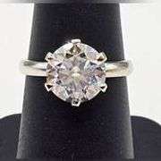 Ladies Sparkling 3.5 Ct VVs1 White E-F Simulated Lab Diamond Ring