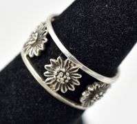 Flower Band Ring in Sterling Silver 3grams Size 5.5