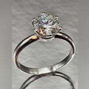 Ladies Sparkling 3.5 Ct VVs1 White E-F Simulated Lab Diamond Ring