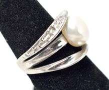 White Pearl Band Ring in Sterling Silver 5grams Size 5.5