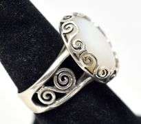 Round Pearlescent Ring with Swirl Pattern Band in Sterling Silver 7.3grams Size 6 3/4