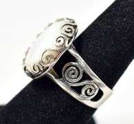 Round Pearlescent Ring with Swirl Pattern Band in Sterling Silver 7.3grams Size 6 3/4