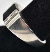 Onyx Men's Ring in Sterling Silver. Weight 9.2 grams. Size 9 3/4.