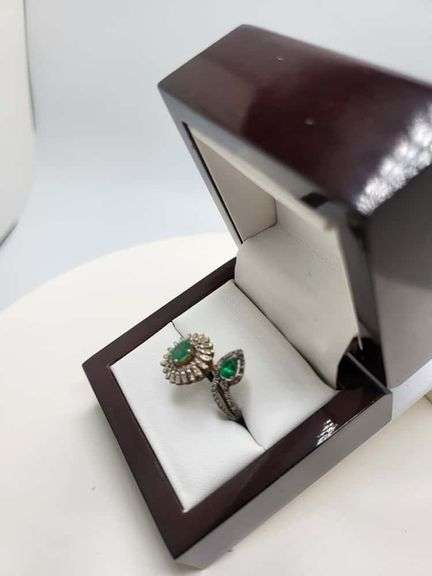 Extremely fine Victorian Emerald and diamonds ring