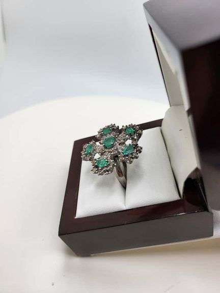 Extremely fine Victorian Emerald and diamonds ring