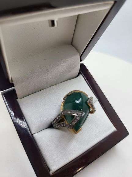 Extremely fine Victorian Emerald and diamonds ring