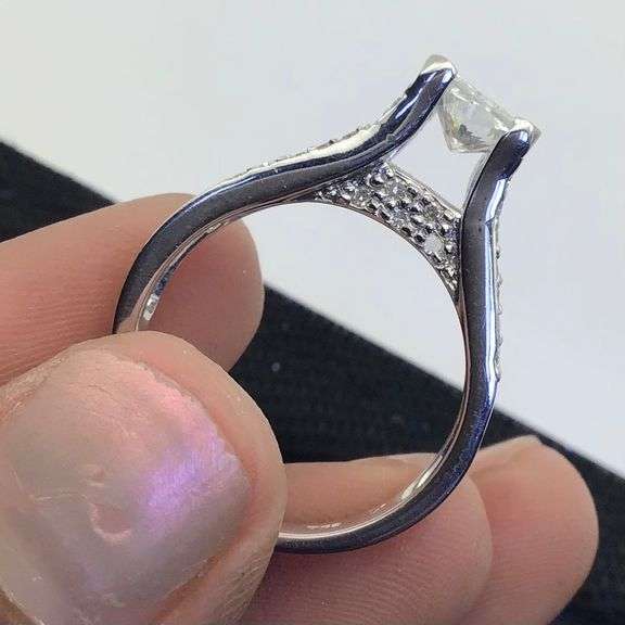 Radiant cut 18k White Gold Natural Diamond Engagement Ring