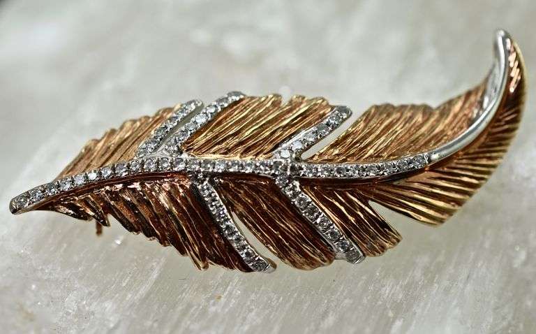 Beautifully Made 14K Rose Gold Leaf Brooch/Pendant