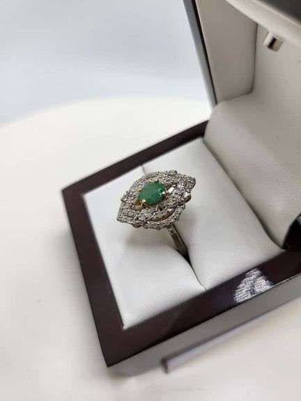 Extremely fine Victorian Emerald and diamonds ring
