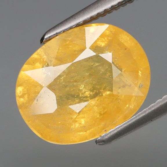 Rich and vibrant color! 3.94ct canary yellow Sapphire!!!
