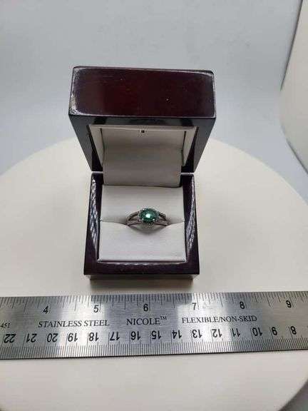 Extremely fine Victorian Emerald and diamonds ring