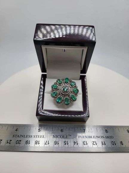 Extremely fine Victorian Emerald and diamonds ring