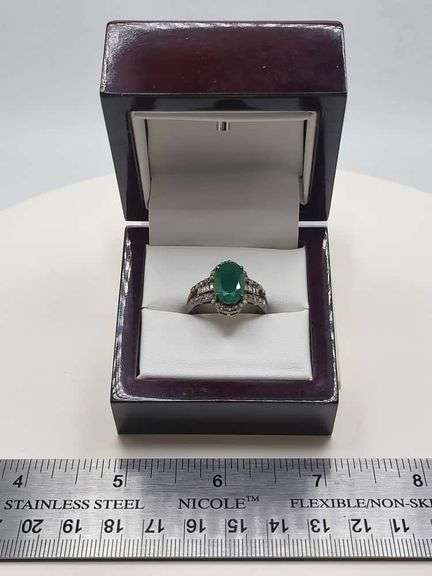Extremely fine Victorian Emerald and diamonds ring