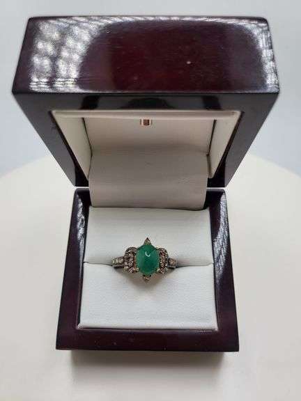 Extremely fine Victorian Emerald and diamonds ring