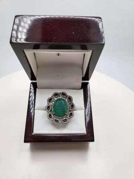 Extremely fine Victorian Emerald and diamonds ring