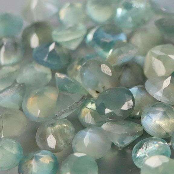 Extremely rare! 1.59ct color change Alexandrite set!