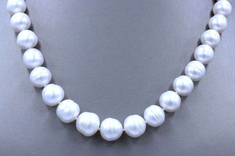 Honora Pearl strand necklace