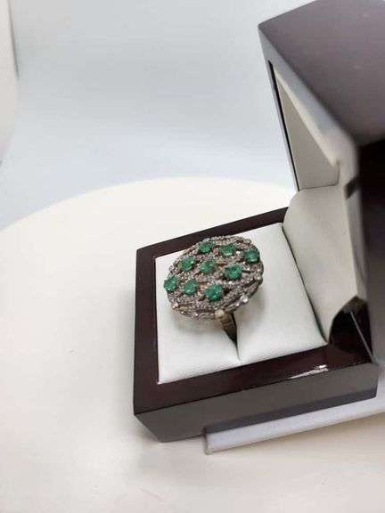Extremely fine Victorian Emerald and diamonds ring